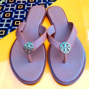 NIB Tory Burch Benton Calf Leather Royal Tan Logo Cushioned Footbed Sandals Sz 6